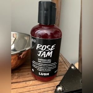 ⭐️3/$20⭐️ New Lush Rose Jam shower gel
